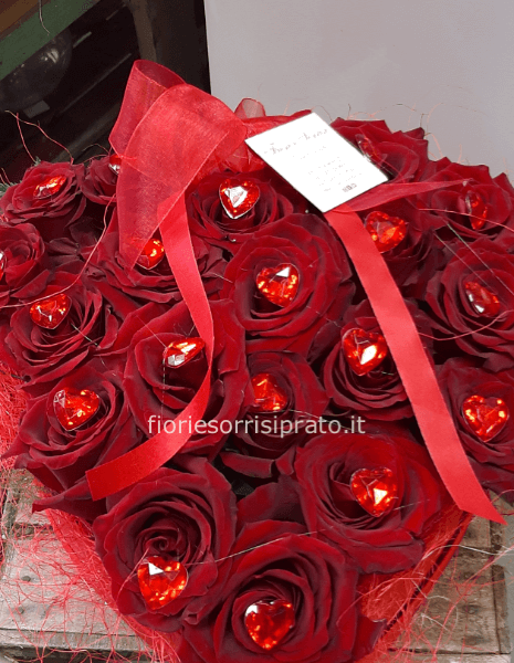 Scatola con 30 rose a gambo medio