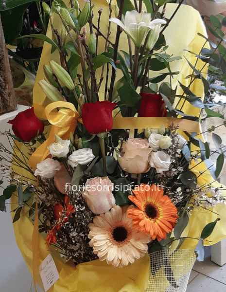 Mazzo di lilium e rose