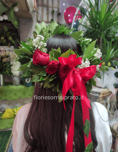 Corona d'alloro per Laurea con rose rosse e gypsophila