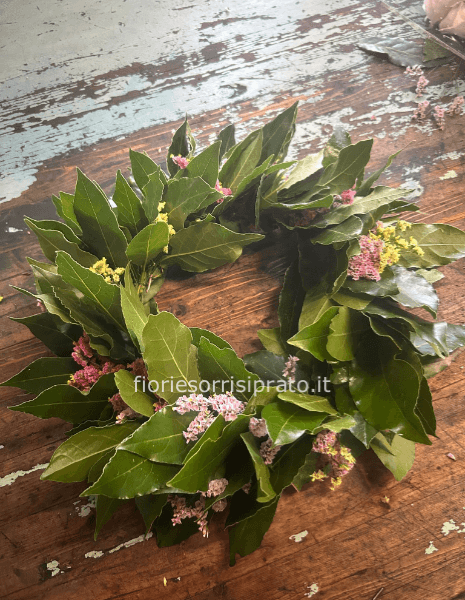 CORONA D'ALLORO CON STATICE COLORATO