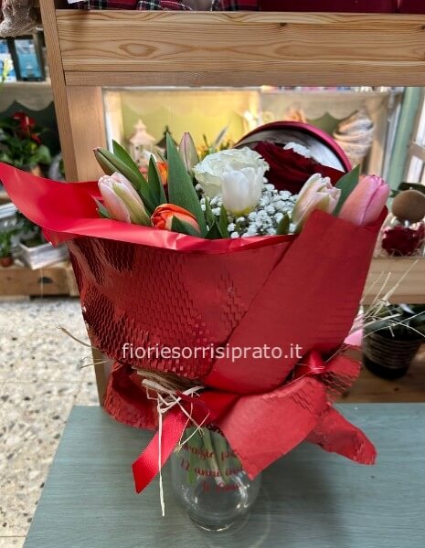 VASO PERSONALIZZATO CON BOUQUET DI FIORI 